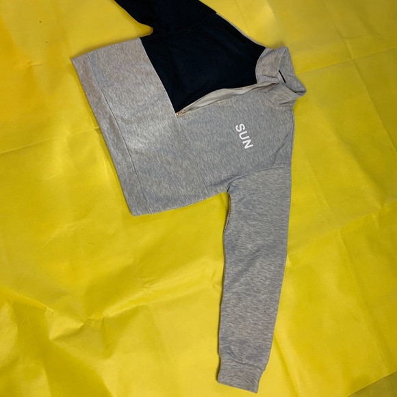 Half Zip Letter Graphic Colorblock sweatshirt NWOT - Picture 5 of 9